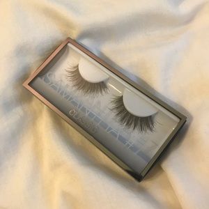 FREE W/ ANY PURCHASE: HUDA BEAUTY False Lashes